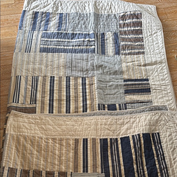 Striped Patchwork Quilt - Picture 2 of 6